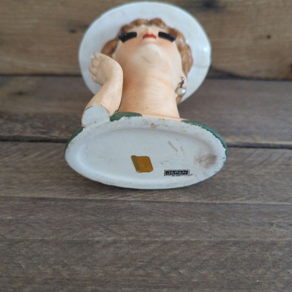 Vtg 4.5" Lee Wards Lady Head Vase Hand Up Green Dress and Hat Earrings Eyelashes - Picture 7 of 11